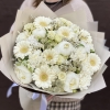 Букет с белыми герберами и пионами