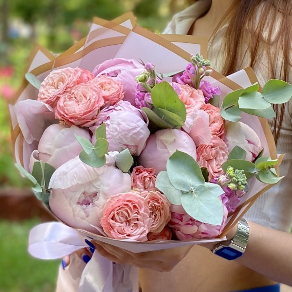 Букет с пионами Безмятежное счастье