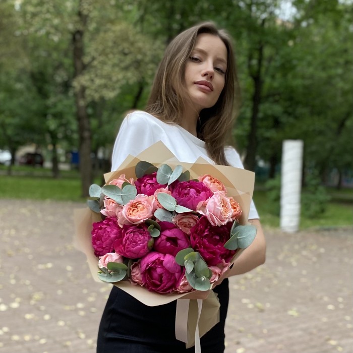 Букет с пионами Цветочное чудо