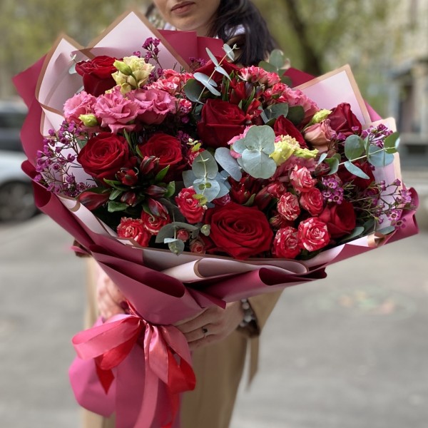 Авторский букет Признание с эустомой и розами