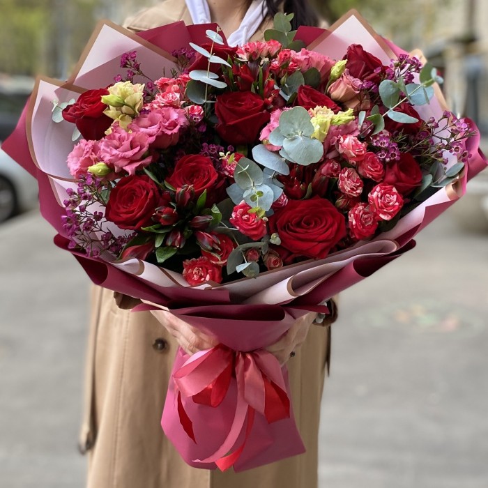 Авторский букет Признание с эустомой и розами