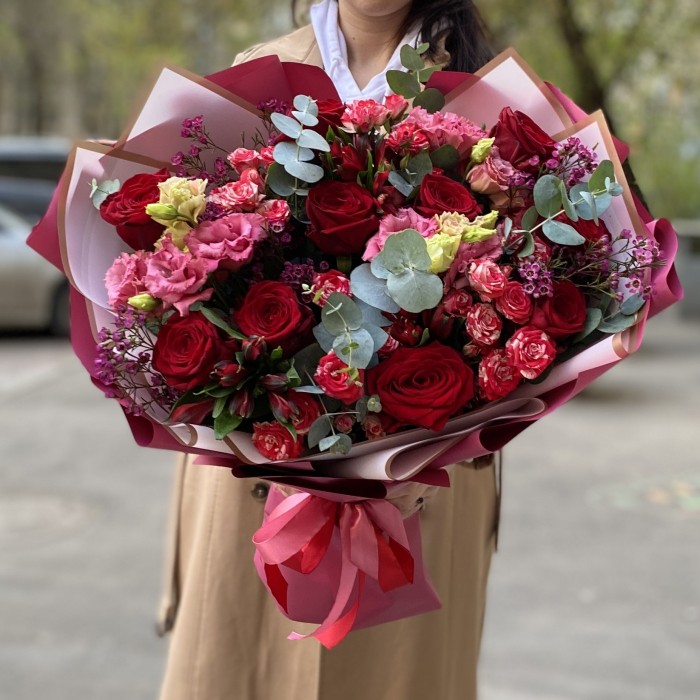 Авторский букет Признание с эустомой и розами