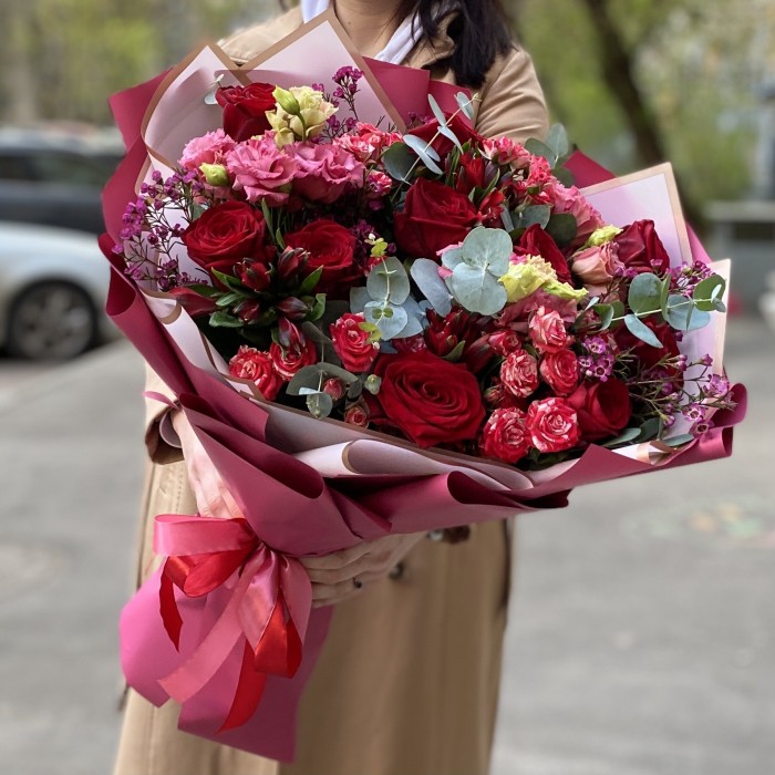 Авторский букет Признание с эустомой и розами