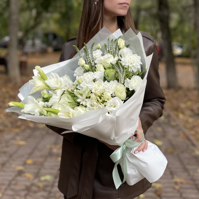 Букет Первые чувства с розами