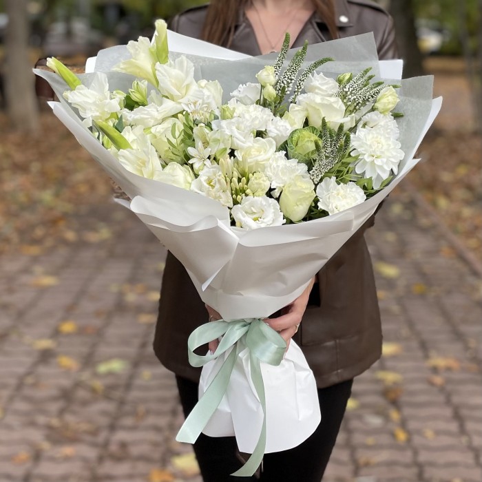 Букет Первые чувства с розами