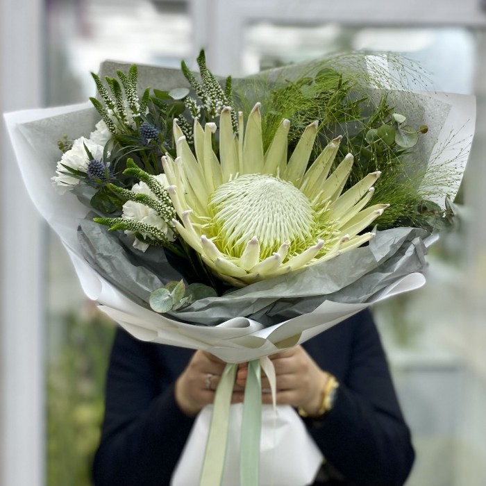 Букет Полнолуние с протеей