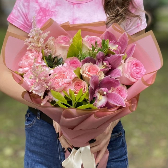 Букет Нежное послание с орхидеей