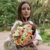 Букет пионовидных роз Гравити с эустомой