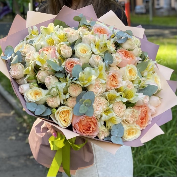 Букет с пионовидными розами Волшебный момент