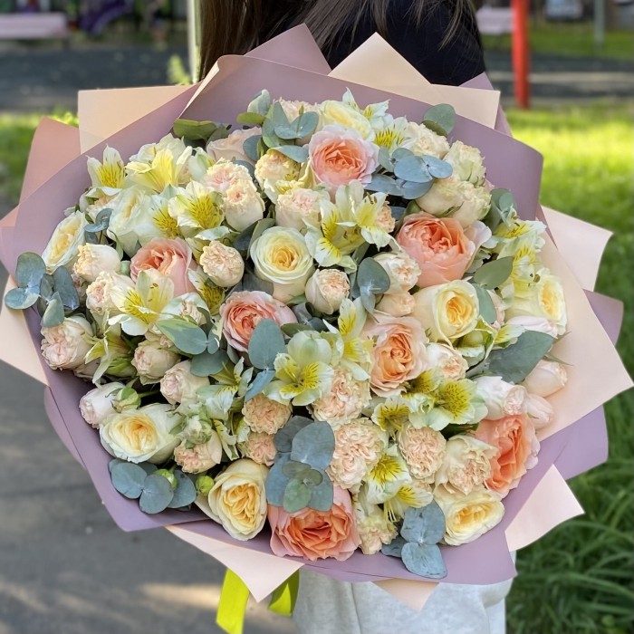 Букет с пионовидными розами Волшебный момент