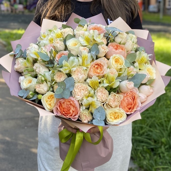 Букет с пионовидными розами Волшебный момент