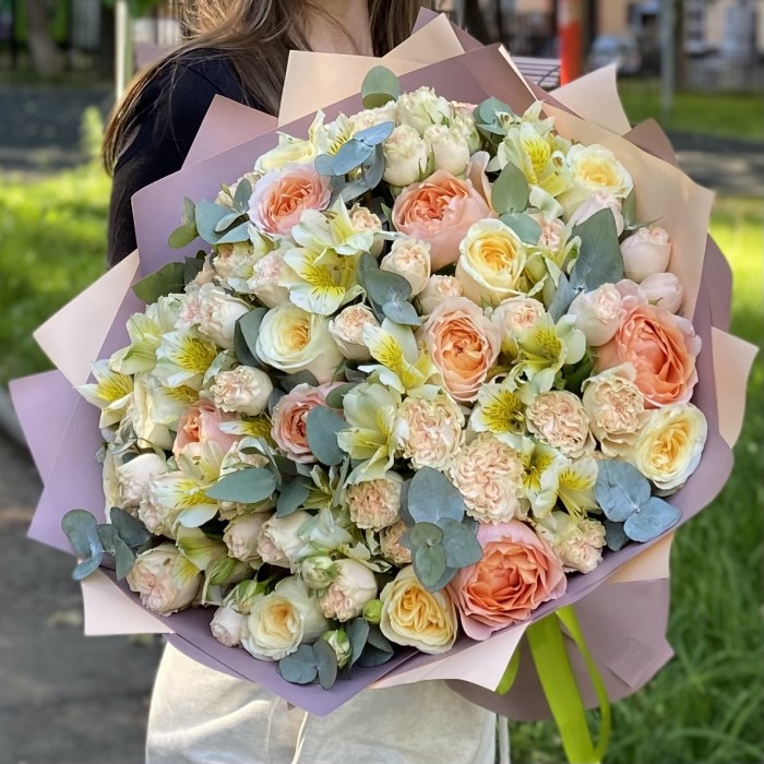 Букет с пионовидными розами Волшебный момент