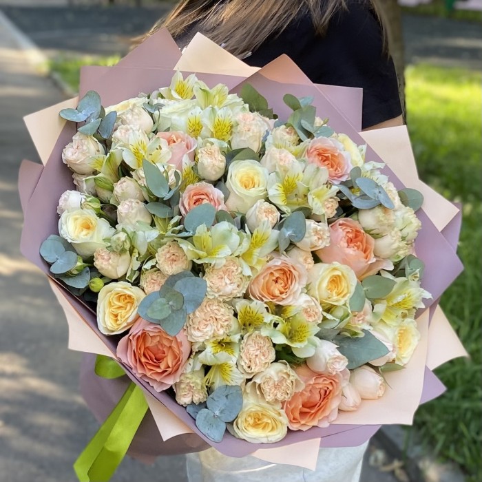 Букет с пионовидными розами Волшебный момент