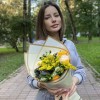 Букет с розами и альстромерией Теплое настроение