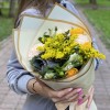Букет с розами и альстромерией Теплое настроение