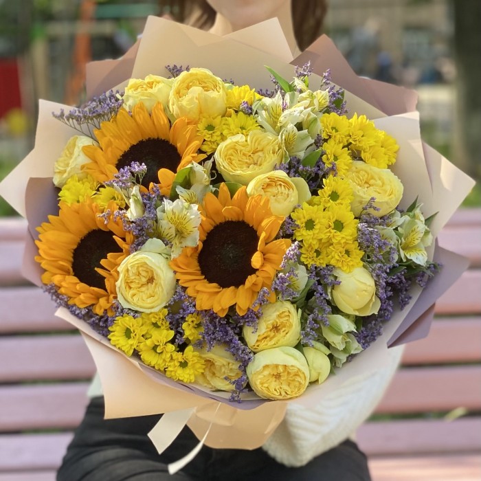 Букет Солнечный луч с подсолнухами