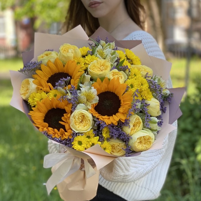 Букет Солнечный луч с подсолнухами