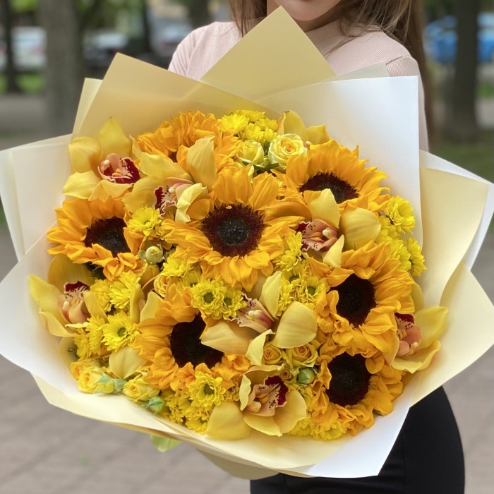 Букет Солнечный зайчик с подсолнухами