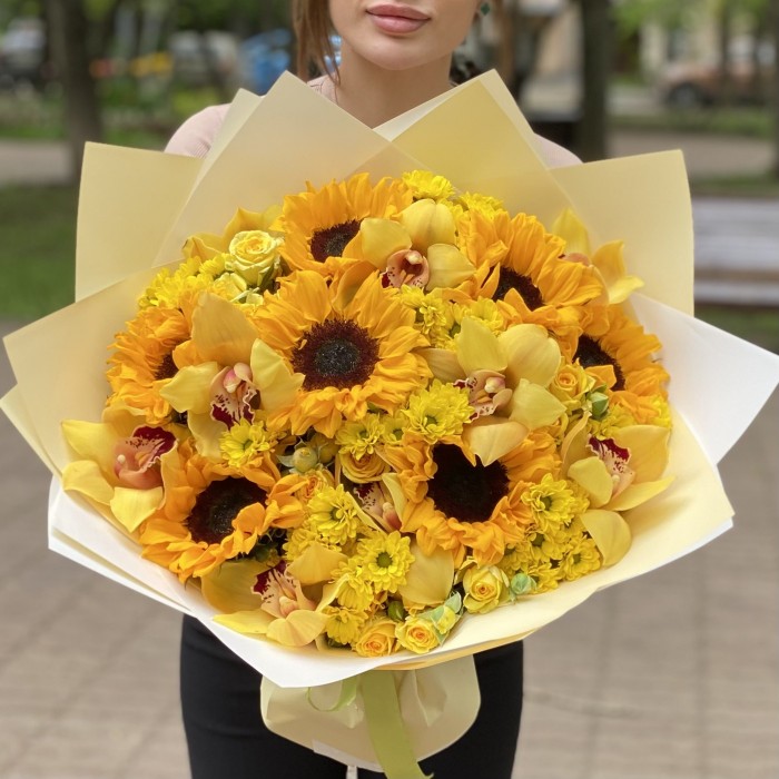 Букет Солнечный зайчик с подсолнухами