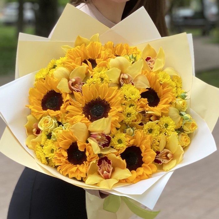 Букет Солнечный зайчик с подсолнухами
