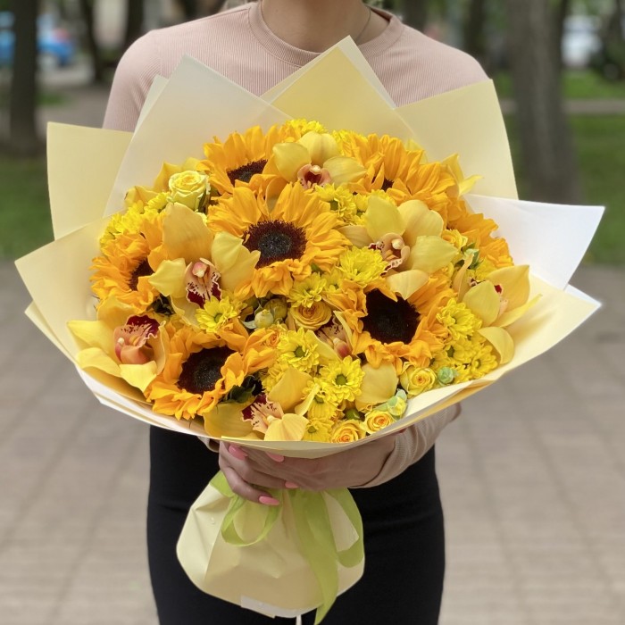 Букет Солнечный зайчик с подсолнухами