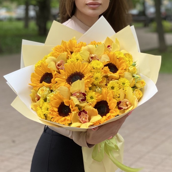Букет Солнечный зайчик с подсолнухами