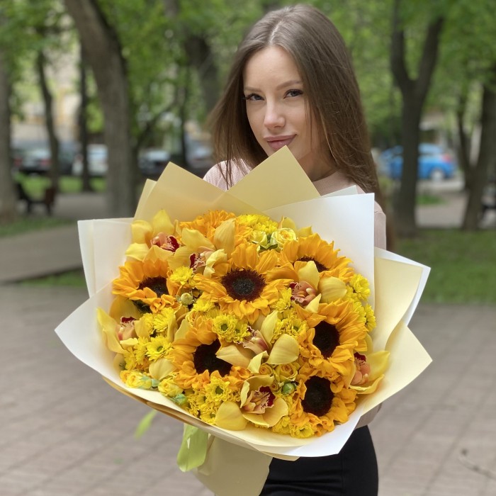 Букет Солнечный зайчик с подсолнухами