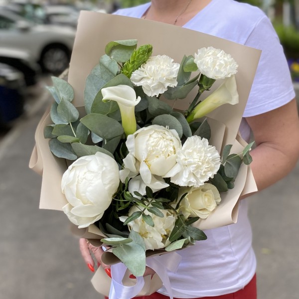 Букет Воздушный поцелуй с пионами