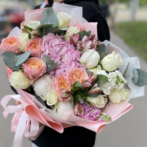 Букет Воздушный зефир с гортензией