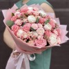 Букет Время любить с пионами и розами