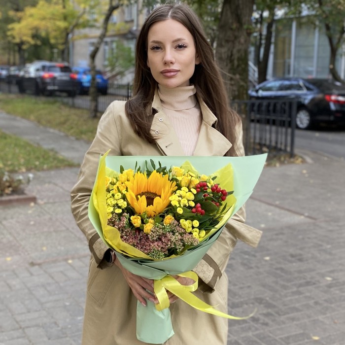 Букет Золотой сезон с подсолнухом