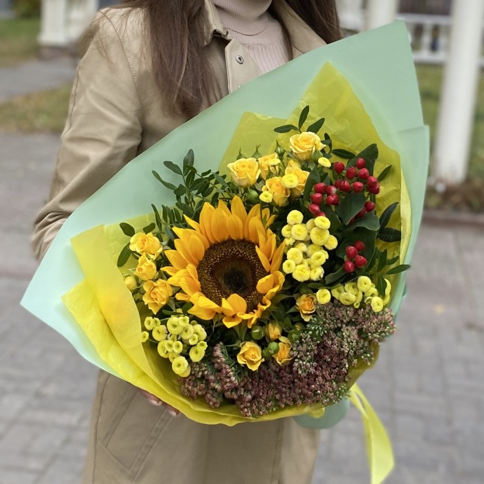 Букет Золотой сезон с подсолнухом