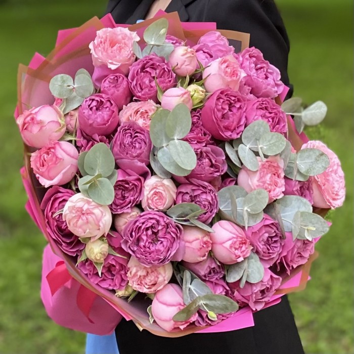 Дуэт кустовых пионовидных роз Пинк Блоссом и Мисти Баблс