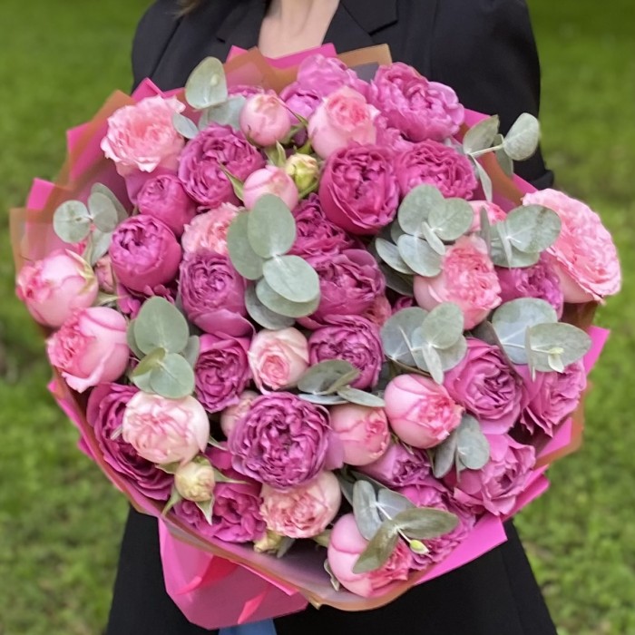 Дуэт кустовых пионовидных роз Пинк Блоссом и Мисти Баблс