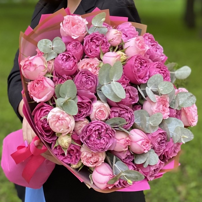 Дуэт кустовых пионовидных роз Пинк Блоссом и Мисти Баблс