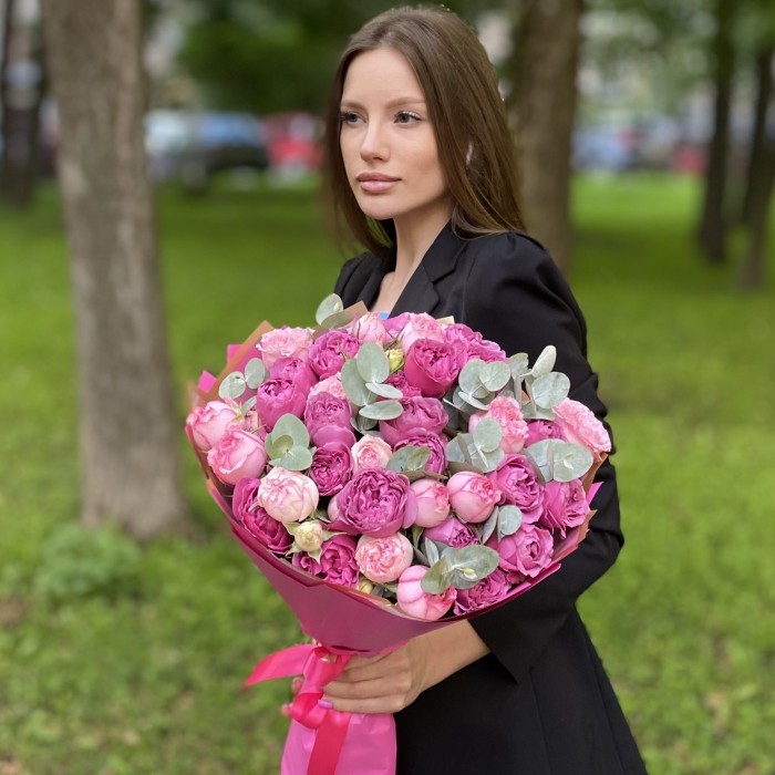 Дуэт кустовых пионовидных роз Пинк Блоссом и Мисти Баблс