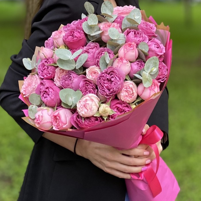 Дуэт кустовых пионовидных роз Пинк Блоссом и Мисти Баблс