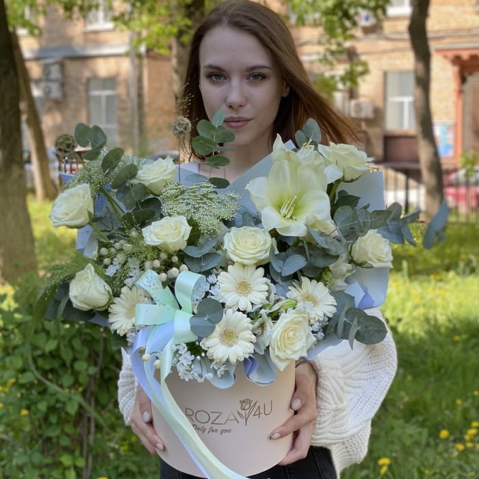 Композиция Мисс нежность с герберами и розами