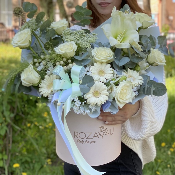 Композиция Мисс нежность с герберами и розами