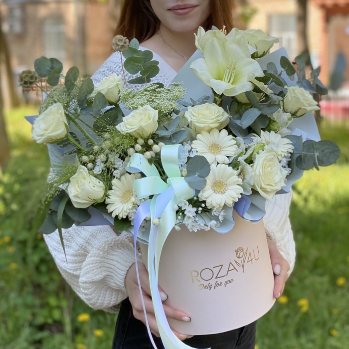 Композиция Мисс нежность с герберами и розами