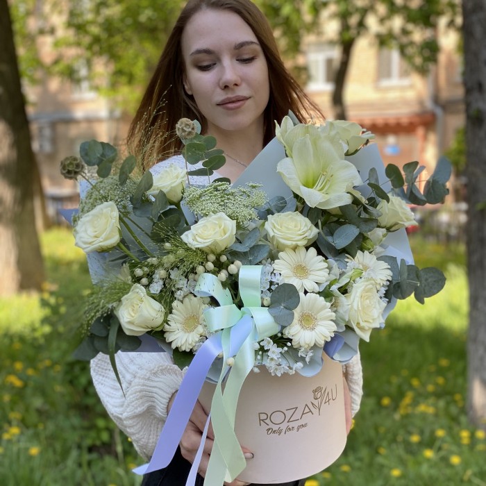 Композиция Мисс нежность с герберами и розами