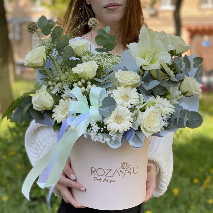 Композиция Мисс нежность с герберами и розами