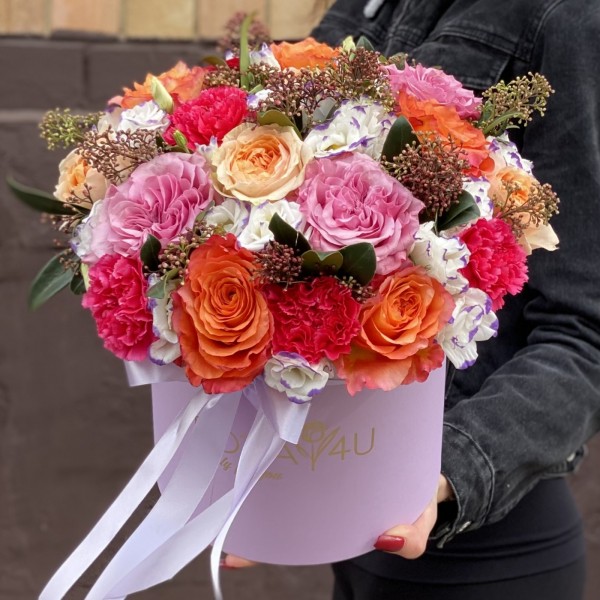 Коробка с пионовидными розами Вспышка