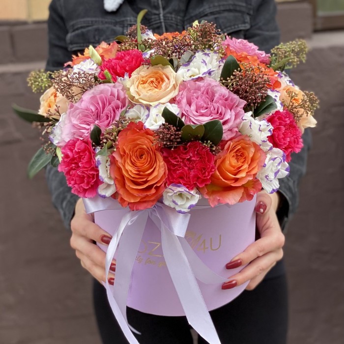 Коробка с пионовидными розами Вспышка