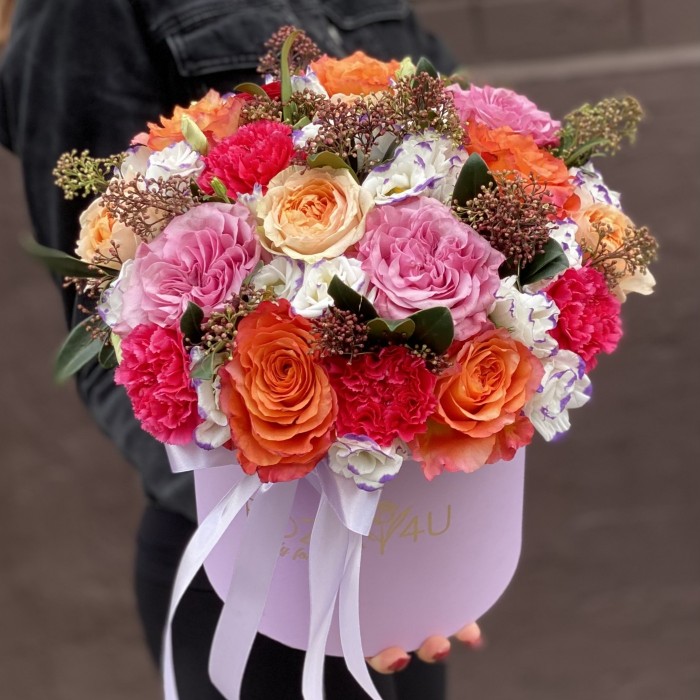 Коробка с пионовидными розами Вспышка