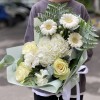Воздушный букет с гортензией и герберами