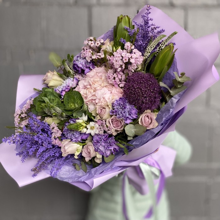 Букет с розовой гортензией Магический сад