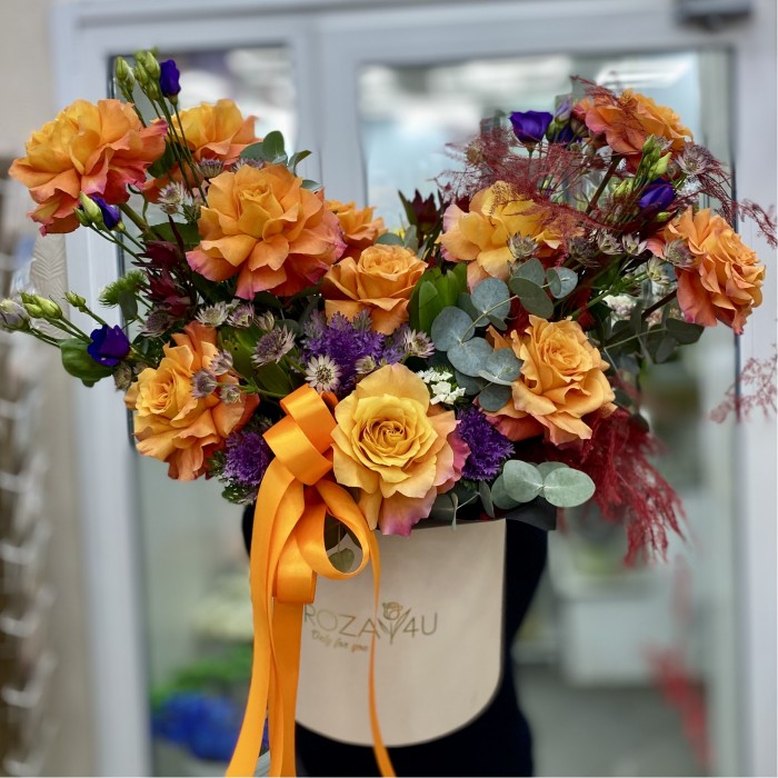 Композиция Оранжевый закат с розами