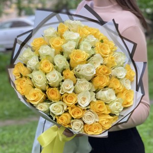 51 желтая и белая роза