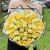 51 желтая и белая роза